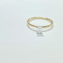 Load image into Gallery viewer, 14K Baguette Diamond Ring
