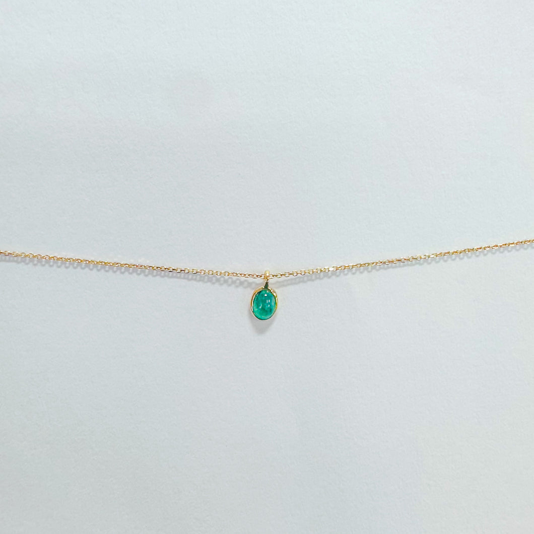 18KY Tiny Oval Emerald Necklace