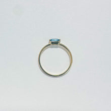 Load image into Gallery viewer, 14K London Topaz Ring
